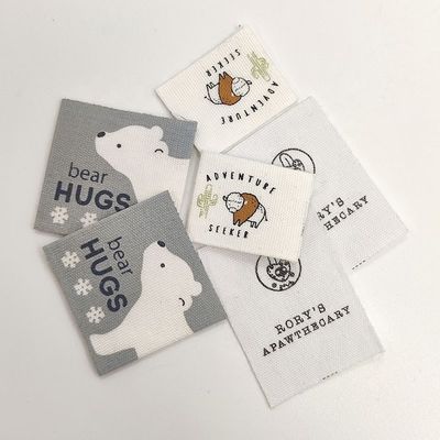 La cinta bordada de encargo del algodón de las etiquetas del bebé de la ropa del nombre imprimió a Logo Labels tejido de encargo