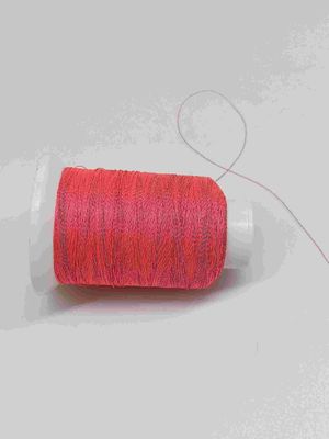 Hilo para obras de punto del hilo reflexivo ligero rosado del bordado usado en bolsos del sombrero de la ropa