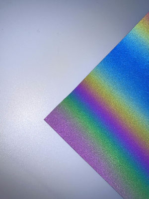 Cinta reflectante de transferencia de calor del arco iris utilizada para crear varios patrones para prendas de vestir